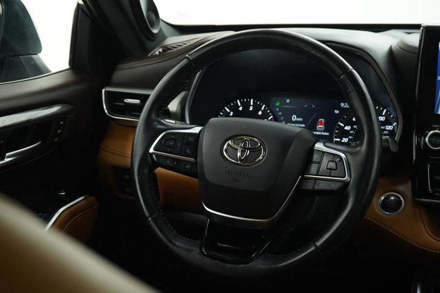 used 2021 Toyota Highlander car, priced at $39,799