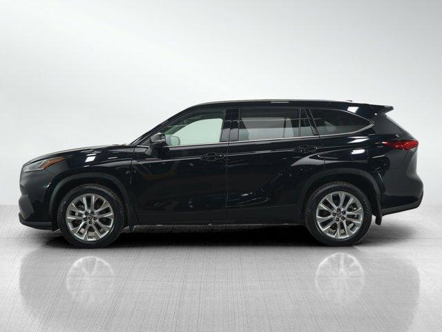 used 2021 Toyota Highlander car, priced at $33,998