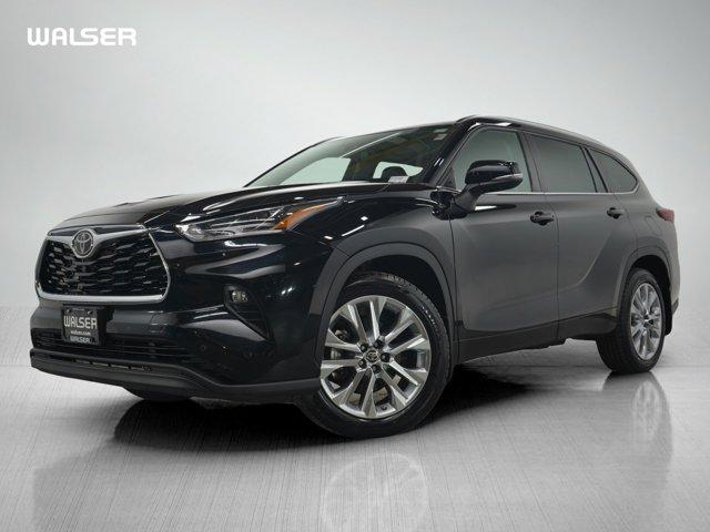 used 2021 Toyota Highlander car, priced at $33,998