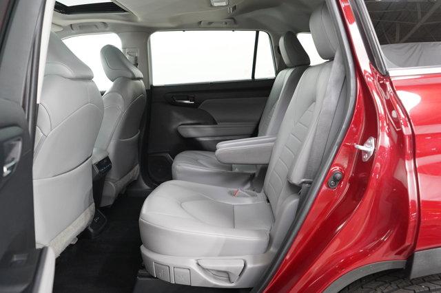 used 2022 Toyota Highlander car, priced at $35,799
