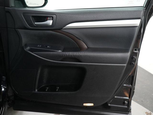 used 2016 Toyota Highlander car, priced at $18,797