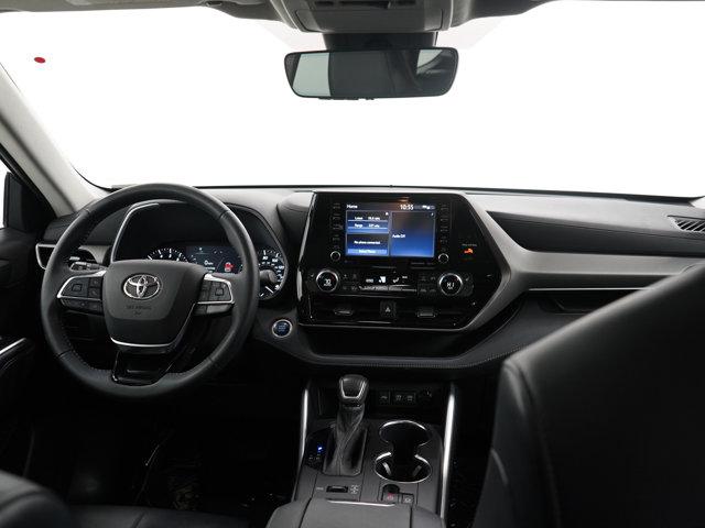 used 2021 Toyota Highlander car, priced at $31,699