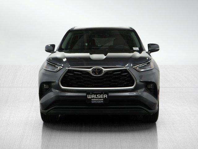 used 2021 Toyota Highlander car, priced at $31,699
