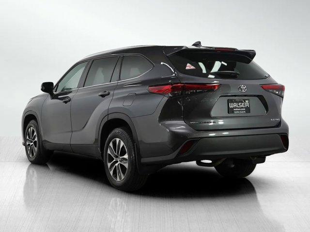 used 2021 Toyota Highlander car, priced at $31,699