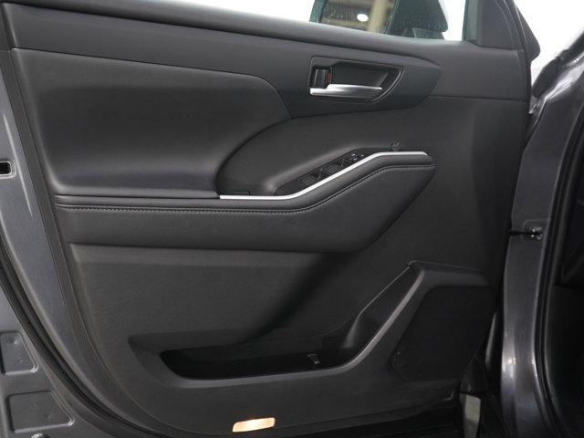 used 2021 Toyota Highlander car, priced at $31,699
