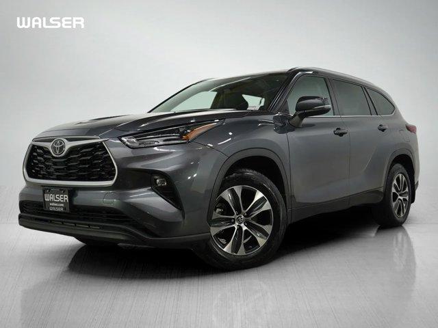 used 2021 Toyota Highlander car, priced at $31,699