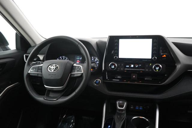 used 2022 Toyota Highlander car, priced at $32,998
