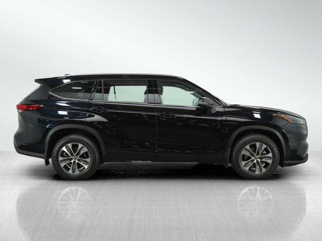 used 2022 Toyota Highlander car, priced at $36,998