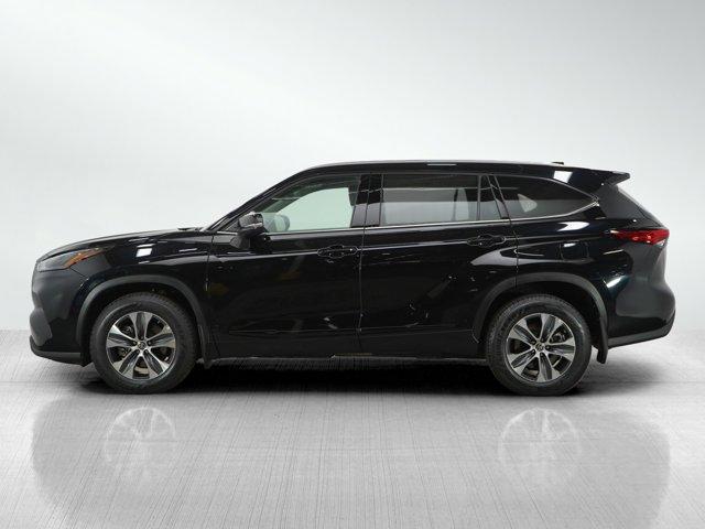 used 2022 Toyota Highlander car, priced at $36,998