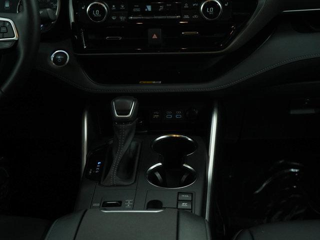 used 2024 Toyota Highlander Hybrid car, priced at $50,998