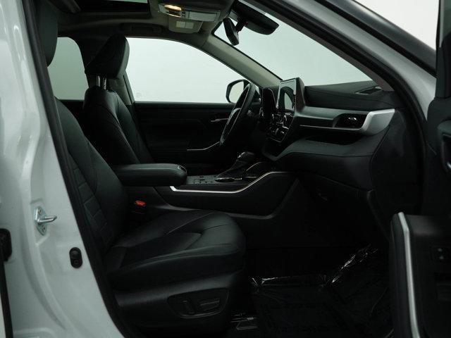 used 2024 Toyota Highlander Hybrid car, priced at $50,998