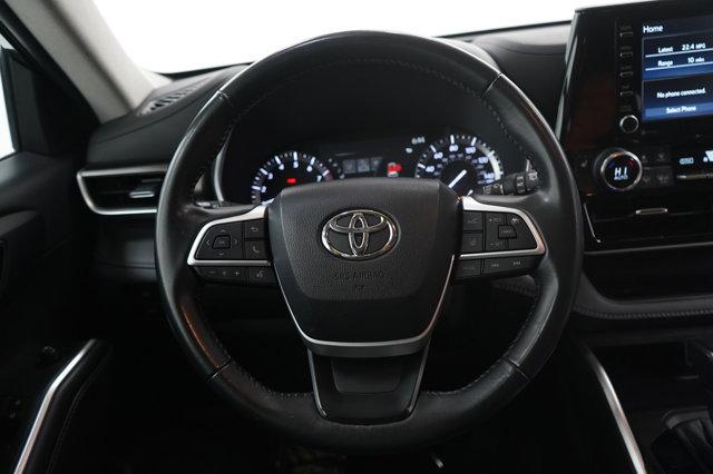 used 2022 Toyota Highlander car, priced at $35,599