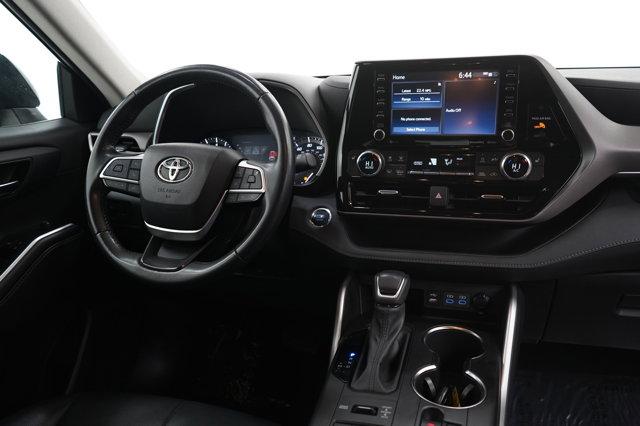 used 2022 Toyota Highlander car, priced at $35,599