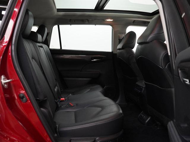 used 2021 Toyota Highlander car, priced at $39,998