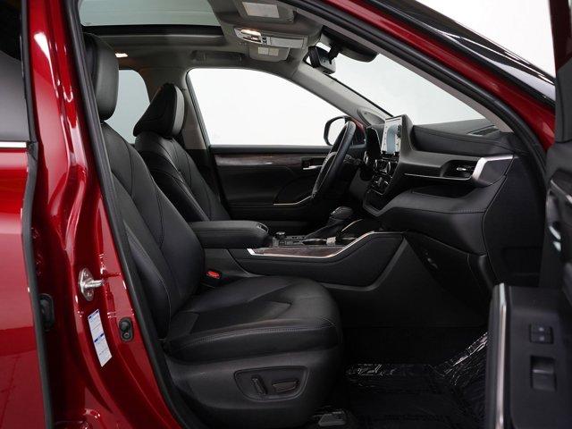 used 2021 Toyota Highlander car, priced at $39,998