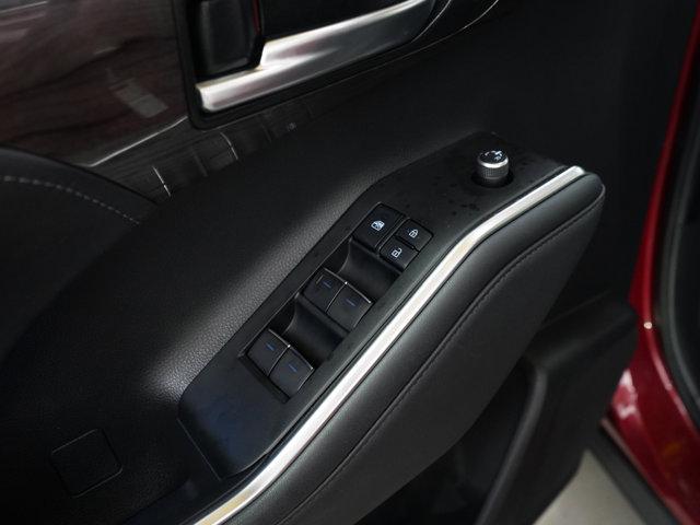 used 2021 Toyota Highlander car, priced at $39,998