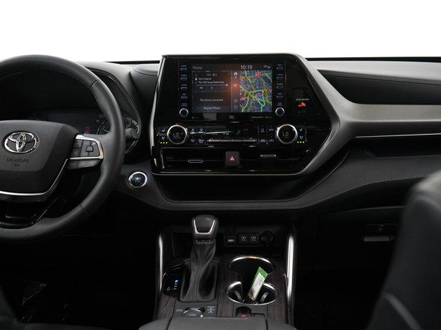used 2021 Toyota Highlander car, priced at $39,998
