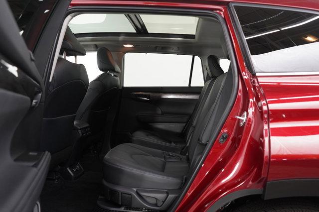 used 2023 Toyota Highlander Hybrid car, priced at $53,998