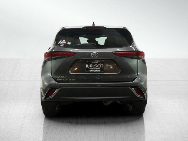 used 2023 Toyota Highlander car, priced at $33,499