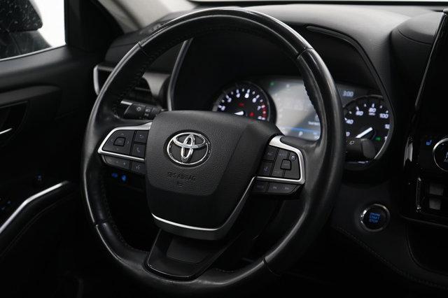 used 2022 Toyota Highlander car, priced at $37,998