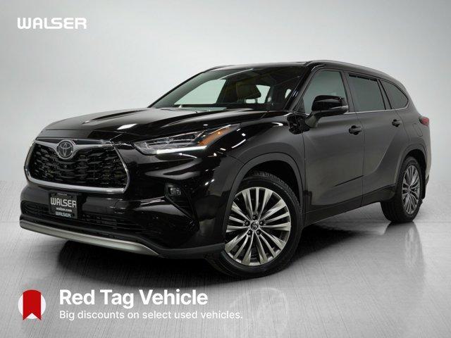 used 2021 Toyota Highlander car, priced at $37,998
