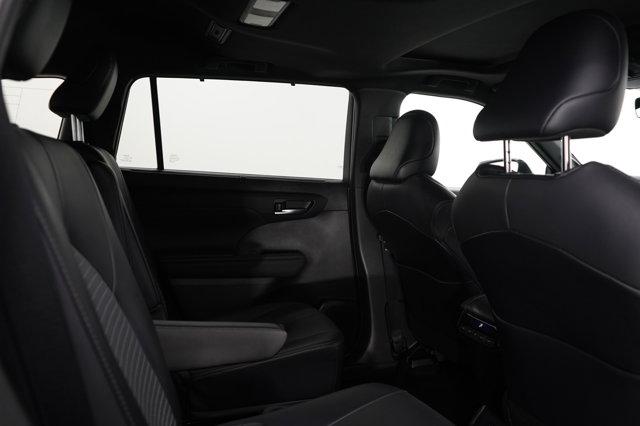 used 2021 Toyota Highlander car, priced at $36,399