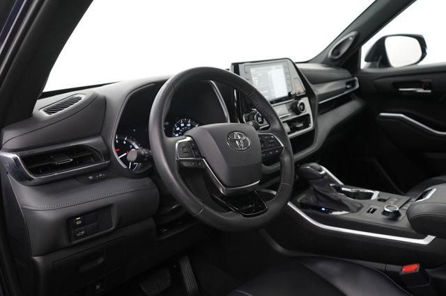 used 2021 Toyota Highlander car, priced at $36,399