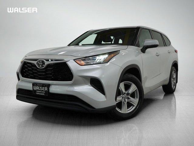 used 2022 Toyota Highlander car, priced at $34,499