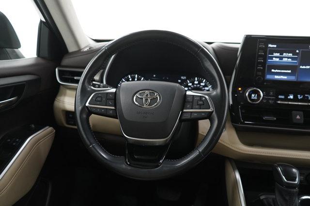 used 2021 Toyota Highlander car, priced at $35,399