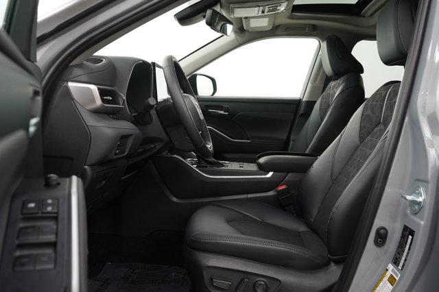 used 2024 Toyota Highlander Hybrid car, priced at $51,998