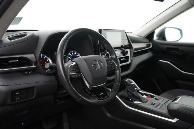 used 2020 Toyota Highlander car, priced at $26,599