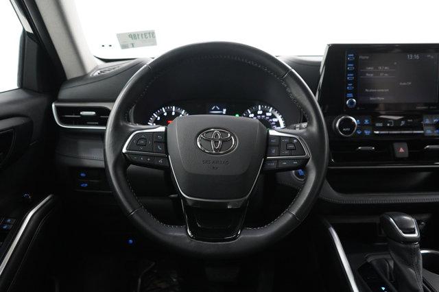used 2020 Toyota Highlander car, priced at $26,599