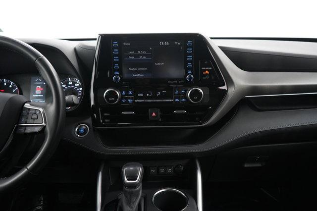 used 2020 Toyota Highlander car, priced at $26,599