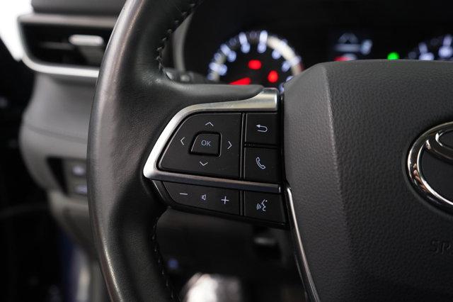 used 2020 Toyota Highlander car, priced at $26,599