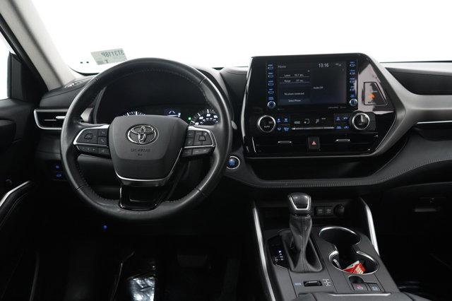 used 2020 Toyota Highlander car, priced at $26,599