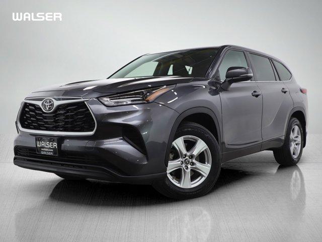 used 2023 Toyota Highlander car, priced at $32,399