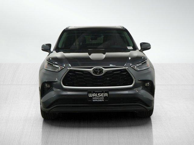 used 2021 Toyota Highlander car, priced at $37,699