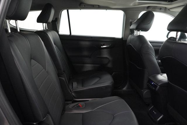 used 2021 Toyota Highlander car, priced at $37,699