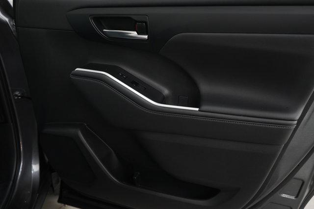 used 2021 Toyota Highlander car, priced at $37,699