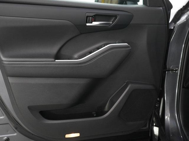 used 2024 Toyota Highlander car, priced at $42,799