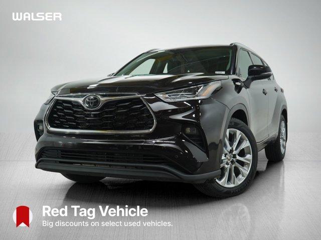 used 2021 Toyota Highlander car, priced at $30,499