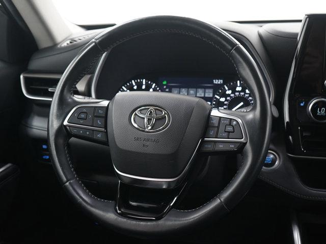 used 2021 Toyota Highlander car, priced at $29,998