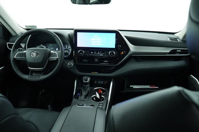 used 2025 Toyota Highlander Hybrid car, priced at $49,998