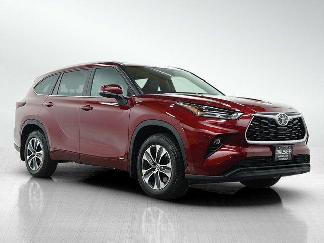 used 2025 Toyota Highlander Hybrid car, priced at $49,998