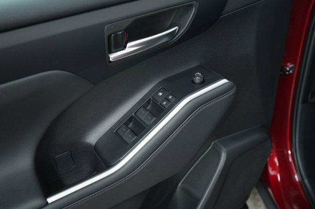 used 2025 Toyota Highlander Hybrid car, priced at $49,998
