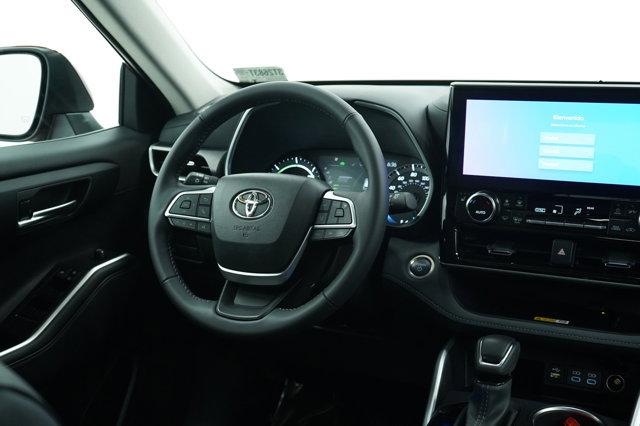 used 2025 Toyota Highlander Hybrid car, priced at $49,998