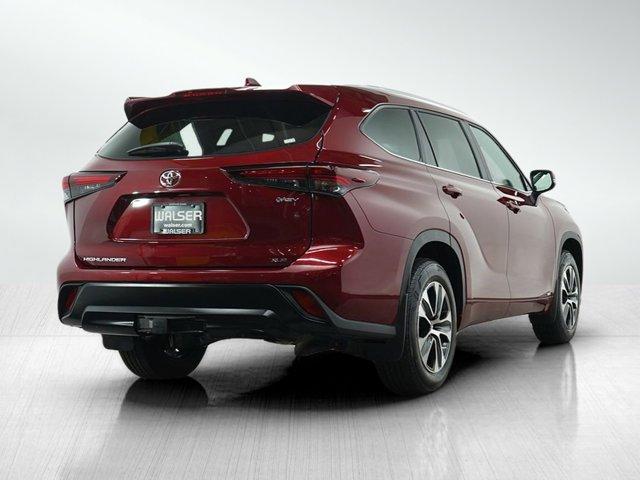 used 2025 Toyota Highlander Hybrid car, priced at $49,998