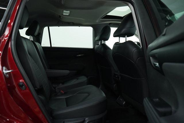 used 2025 Toyota Highlander Hybrid car, priced at $49,998