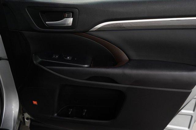 used 2019 Toyota Highlander car, priced at $29,998