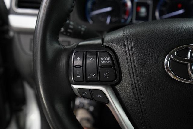 used 2019 Toyota Highlander car, priced at $29,998